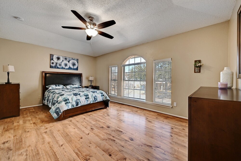 Pet & Family-friendly | Newly Remodeled 3br/2.5ba | Close To I35, Park, Trails - Dell Diamond Stadium - Round Rock