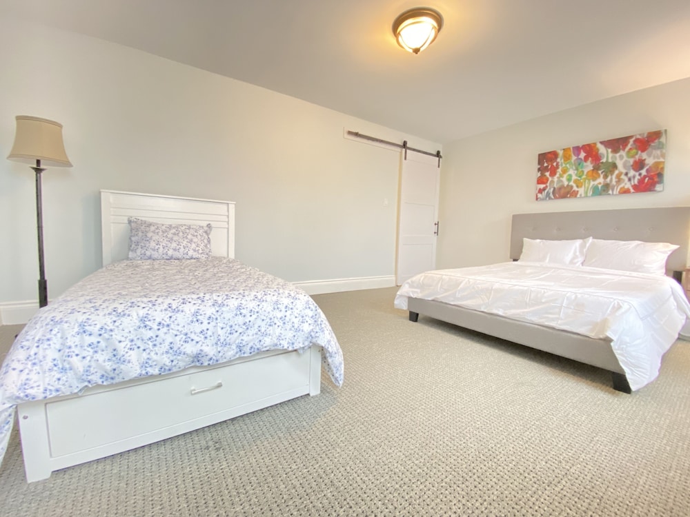 2 Bedrooms -Near Niagara Falls - Grand Island, NY