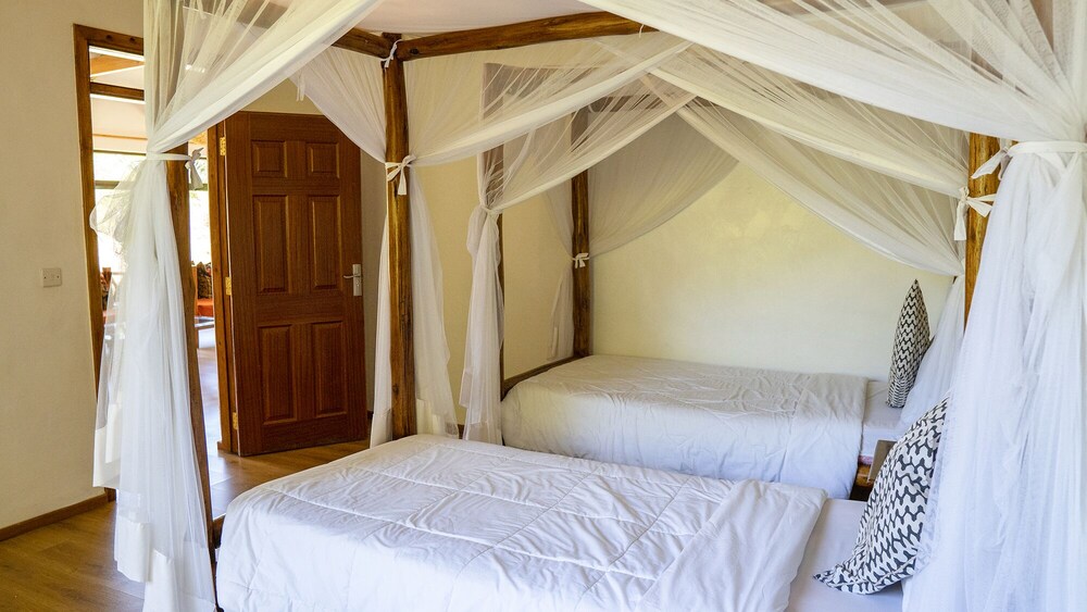 Amazing 2 Bedroom Bungalow Within A Resort - Kenia
