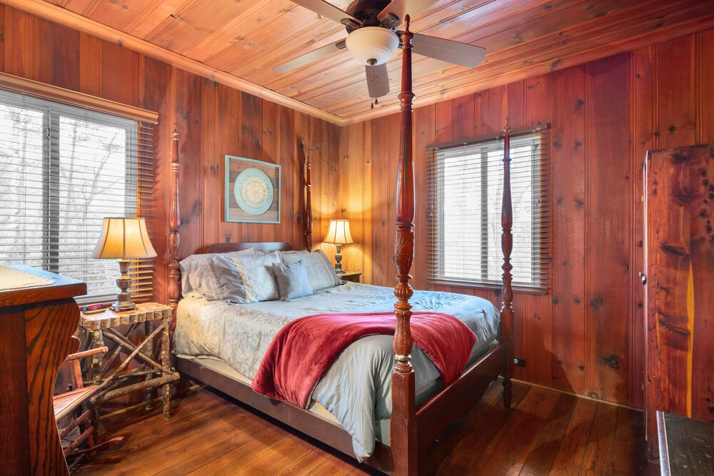 Lakeview Lodge - Screened Porch With Lake View, Fire Pit, Fireplace, Dog Friendly - Pirates Cove, Lake Lure