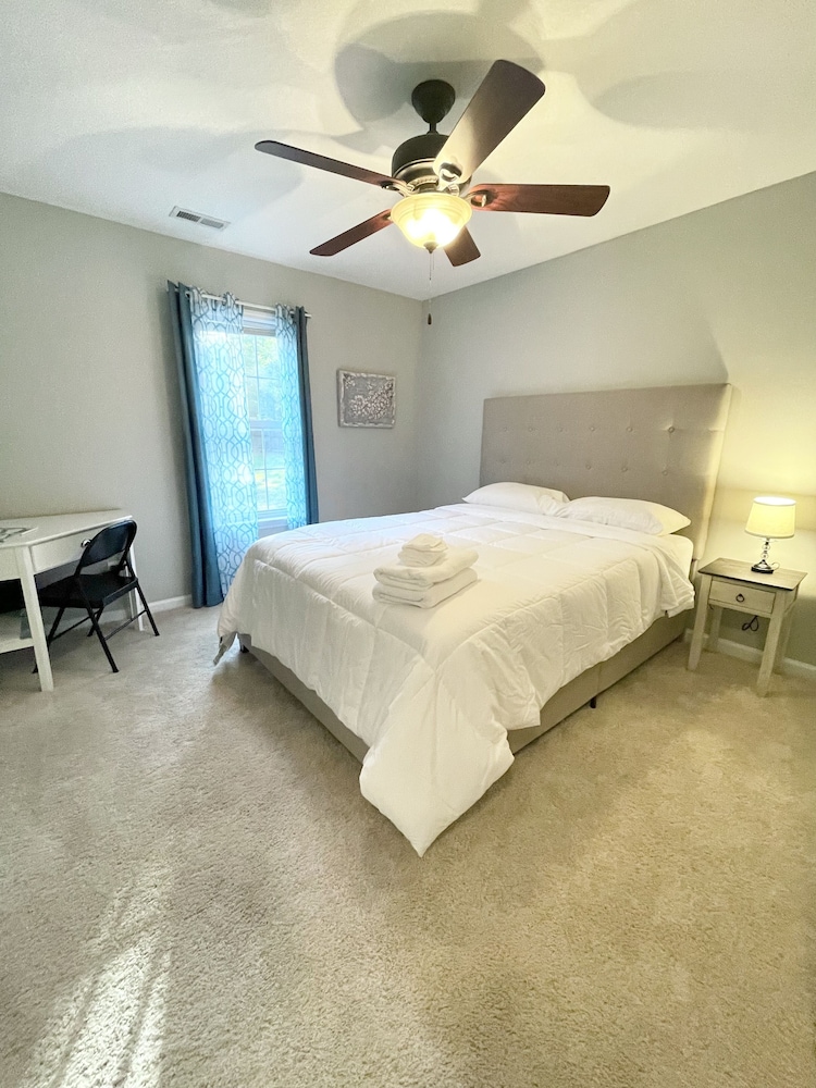 ✨Be Our Guest & Relax! Mins. To The Airport✨ - Jacksonville, NC