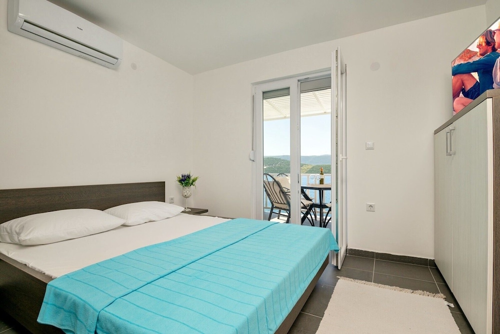 Apartments Lukrecia - Studio Apartment With Sea View 4+1 (1) - Neum