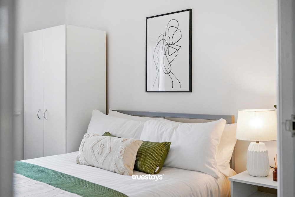 Sarah House, Apartment 5 | By Truestays ® Serviced Accommodation - 奧爾德姆