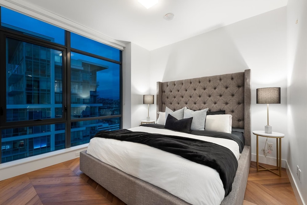 Luxury 2-bedroom Condo With Amazing View - 버너비