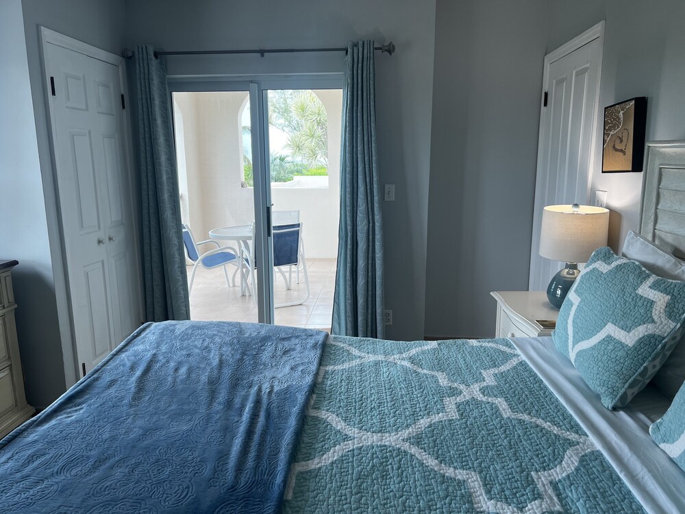Beautiful 2 Bed/2 Bath Ocean View  - Tripadvisor Winner 2016,2017,2018 And 2019! -  Isole Turks e Caicos