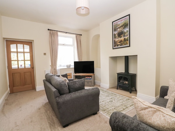 Magdala, Pet Friendly, Character Holiday Cottage In Buxton - Edale