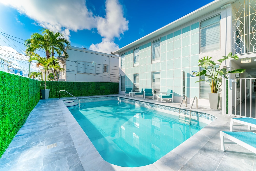 Praia Hotel Boutique & Apartments Miami Beach - Sunny Isles Beach, FL