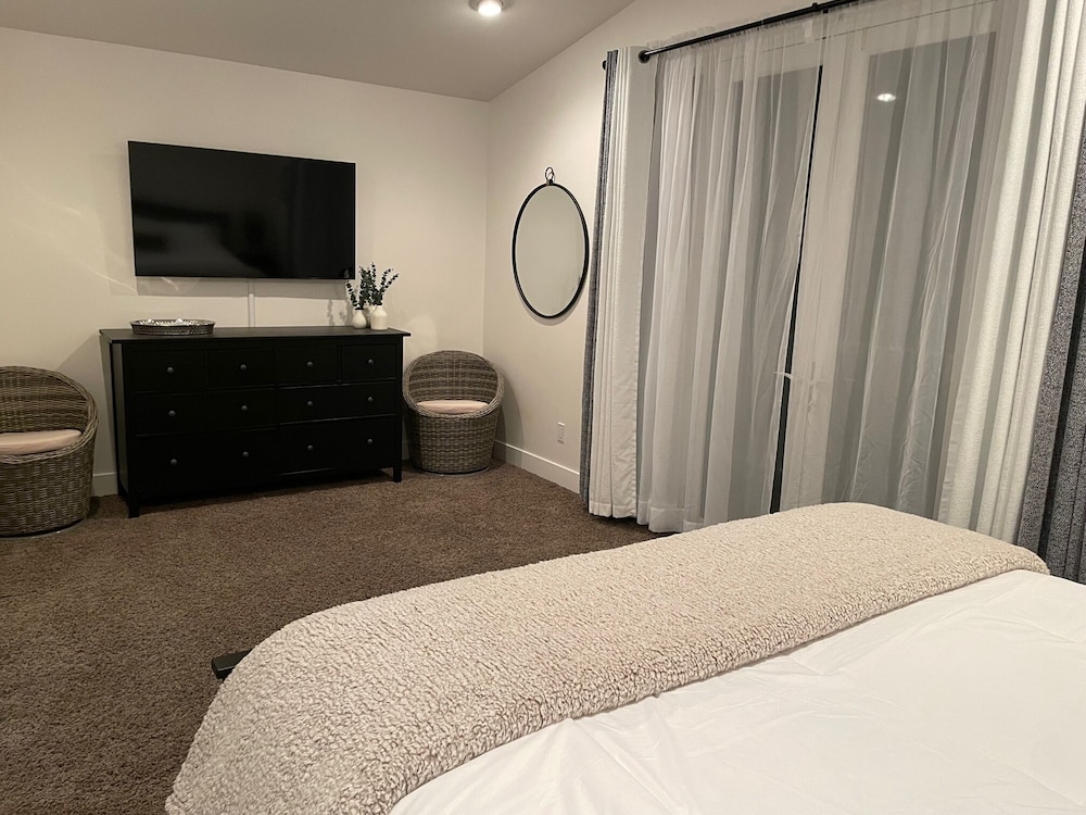 Short Term Rental-shell Beach 3 Or 4 Bedroom Rental Option Second Master Suite - Avila Beach, CA