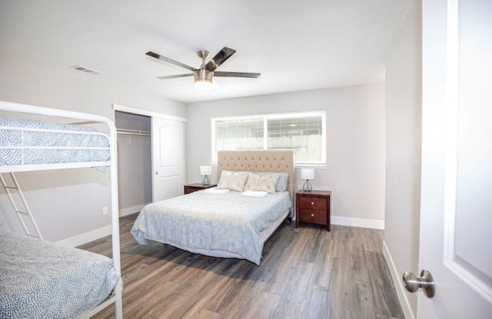 Brand New Interior 4 Bedrooms (R.ham) - Rancho Cordova, CA