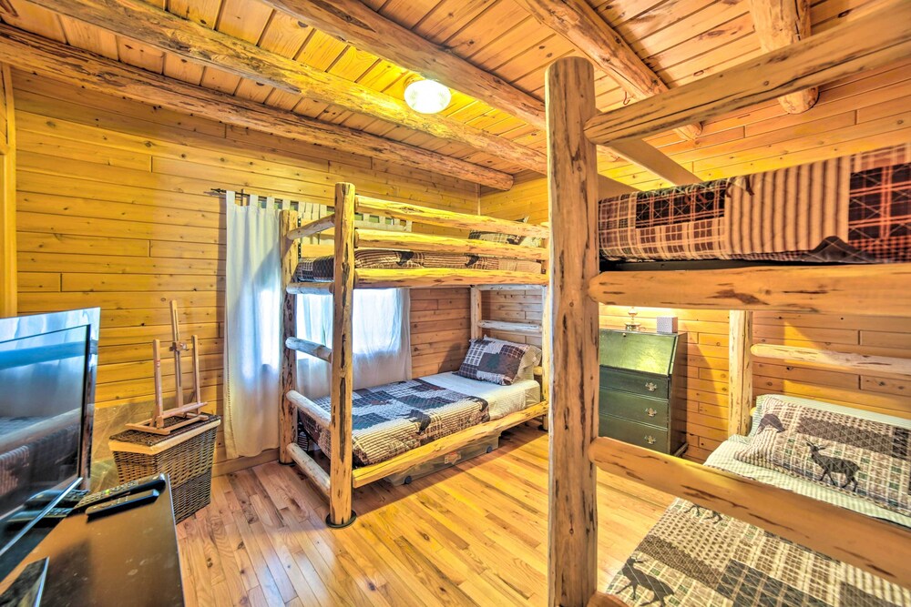 Beachfront Lake Michigan Log Cabin With Sauna! - Gladstone, MI