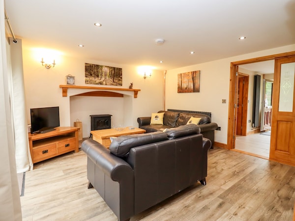 1 Greenway, Family Friendly, With Hot Tub In Cinderford - Gloucestershire