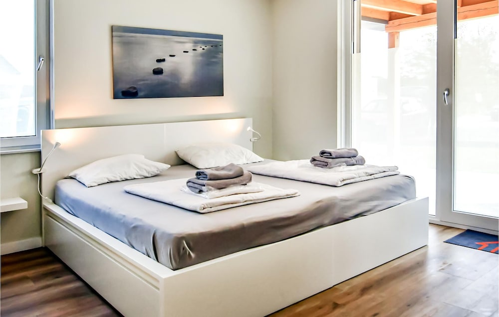 Beleef Een Ontspannen Vakantie In Deze Luxe Villa Met Uitzicht Op Het Veerse Meer, Inclusief Vier E- - Middelburg