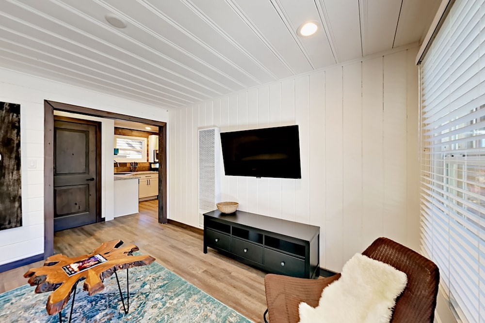 Renovated Studio With Full Kitchen | Walk To Lakeside Beach, Heavenly Village - Lake Tahoe