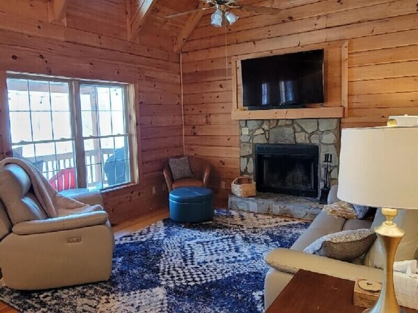 Wild Peace- New! Escape To Nature. Secluded- Well Equip- Wifi - F\/p, Fire Pit, - Maggie Valley, NC