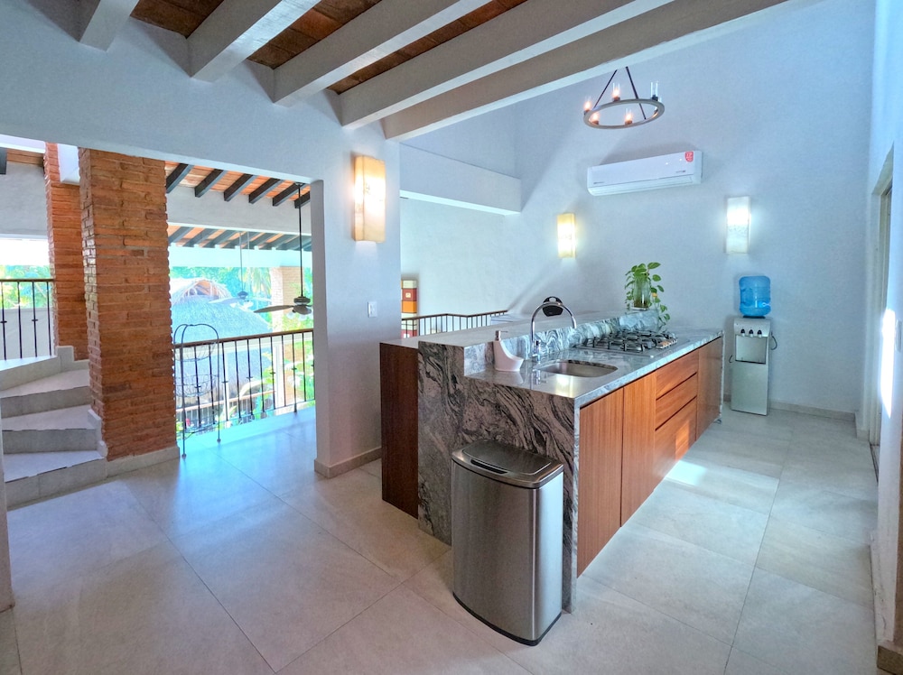 Steps From The Beach, Pool, Games Room And Privacy! - Bucerías