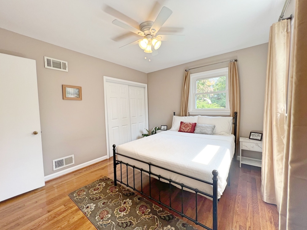 Entire Cozy 3 Bedrooms Single Bungalow House In Arlington Near Dc - バーク, VA