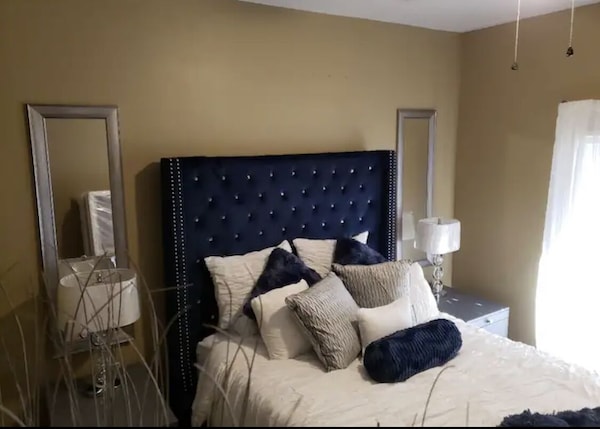 Lovely 2 Bedroom Condo With Marina View And Pool - Pasadena, TX
