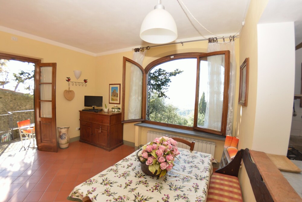 Stunning  Villa For 4 People With Tv, Terrace And Parking, Close To Lucca - Alps