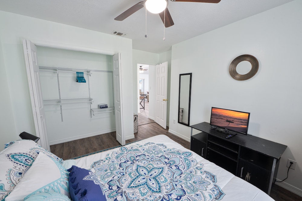 A 5-minute Walk The Beach From A 3 Bedroom Home That Sleeps 10 - Navarre, FL
