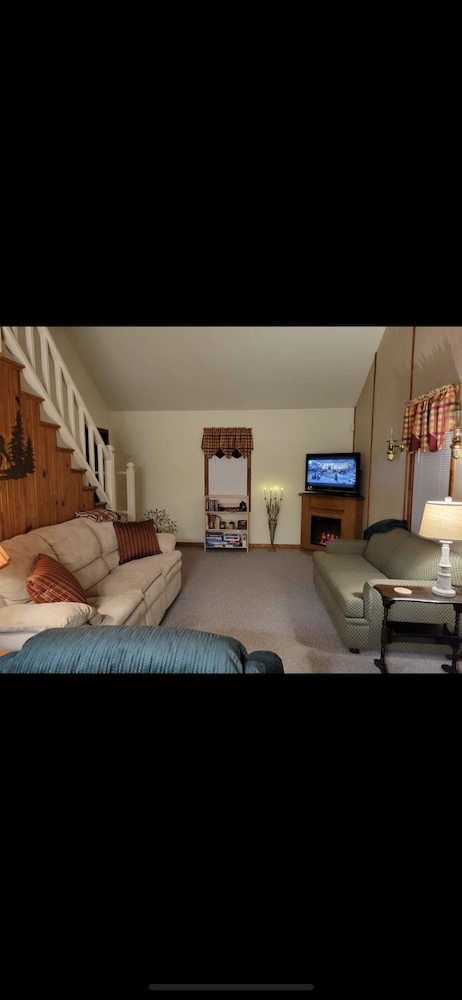 Creekside Retreat Is A Newly Remodeled Secluded Getaway In A Lakeside Community! - Breckinridge County