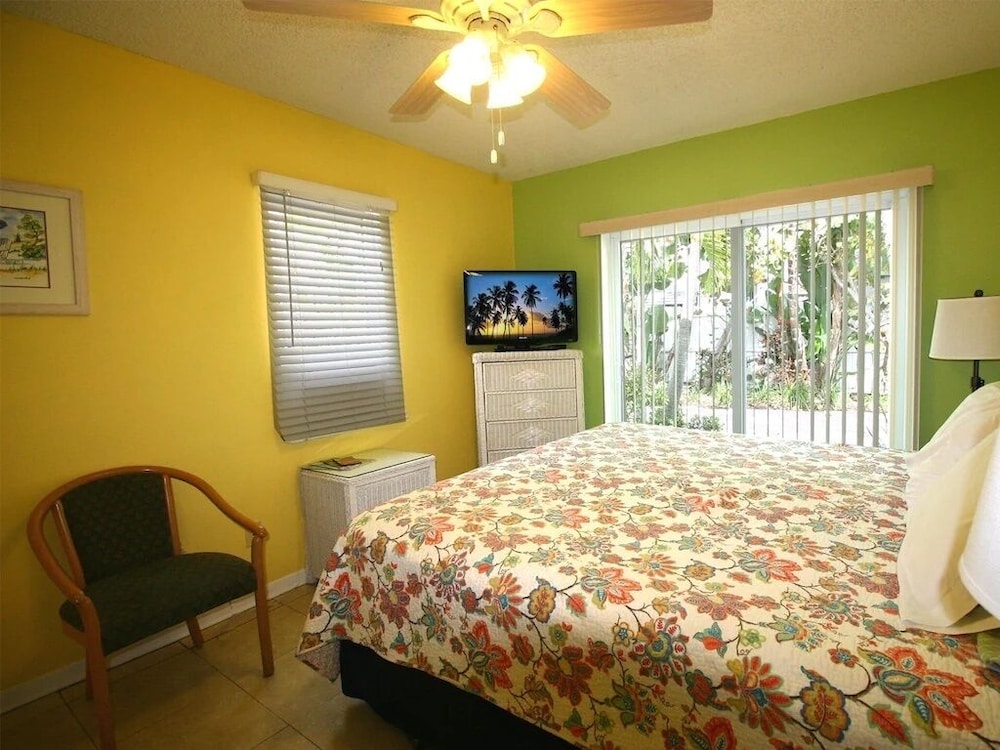 Tangerine Dream Spacious 2 Br 2ba Perfect Location Heated Pool. - Clearwater Beach, FL