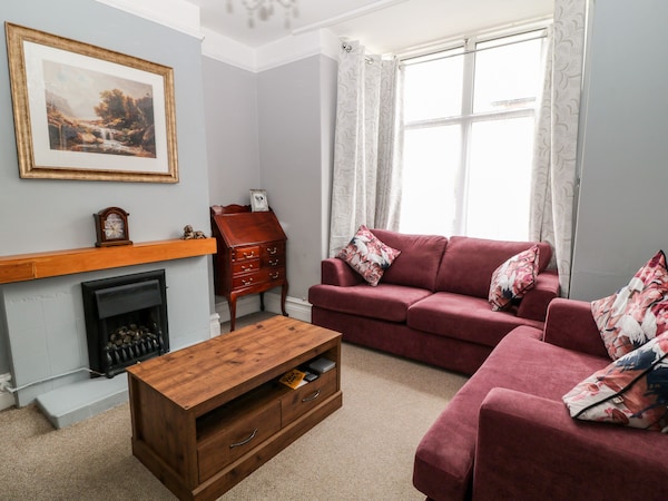 Daisy Cottage, Pet Friendly, Character Holiday Cottage In Bideford - Appledore