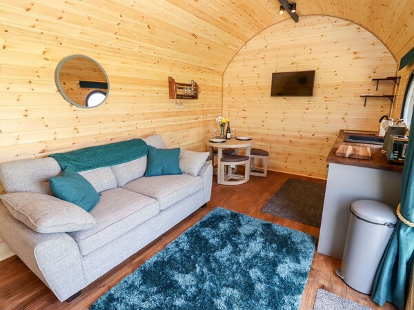 The Happy Valley Pod, Romantic, With Hot Tub In Chipping Norton - Warwickshire