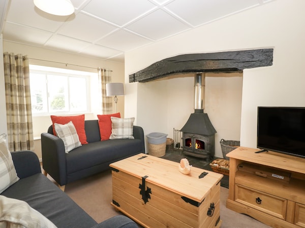 2 Court Farm, Pet Friendly, Character Holiday Cottage In Bere Regis - Wareham