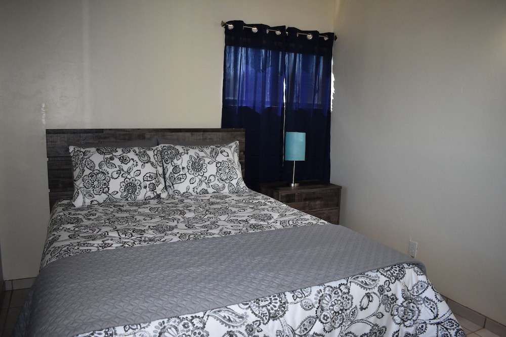 Cheerful Pet House⚡️wifi❤️pet Friendly✔downtown - Casino Del Sol