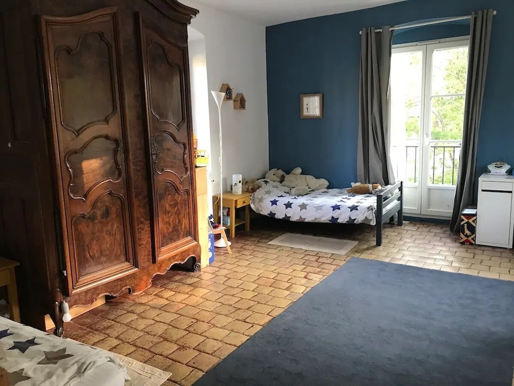 Family Home Close To Lyon - Écully