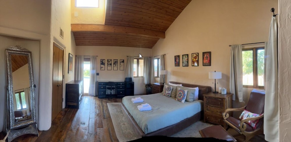 Spacious Retreat W/ Pool, Spa, Ev Charger, Close To Town, Wineries And The Ocean - 아타스카데로