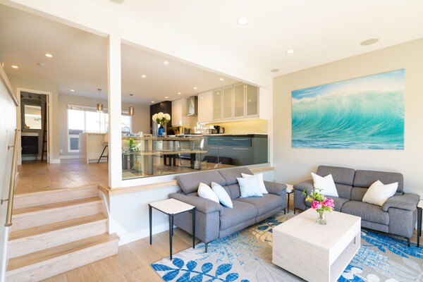 Steps To Sand, Luxury Family Townhome With Central A\/c Bbq Crib Resort Amenities - Encinitas, CA