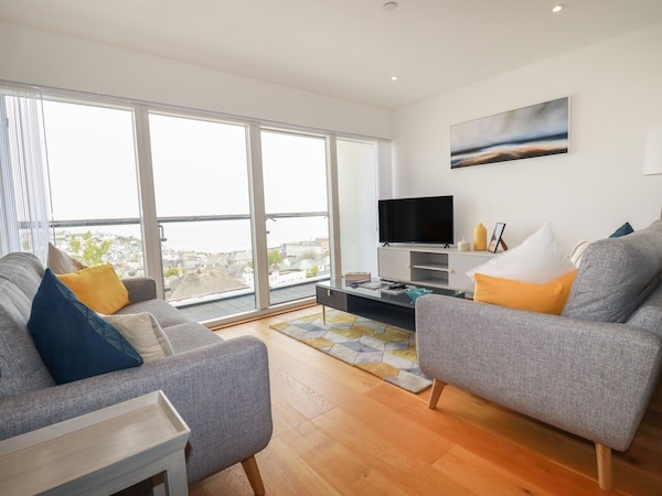 5 Quay Court, Pet Friendly, Luxury Holiday Cottage In Newquay - Pentire