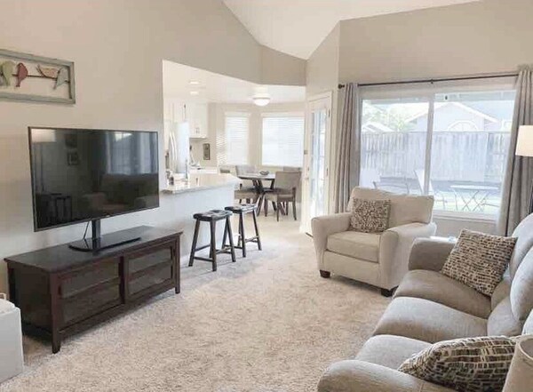 Charming, Clean, Quiet, And Comfortable - SeaQuest Folsom, Folsom