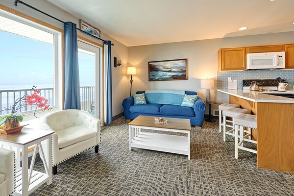 Thunder The Covers - Balcony Over The Beach, Wifi, Heated Pool And Hot Tub! - Lincoln City, OR
