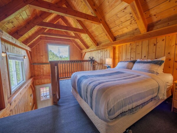 Bear Coast | Cabin W\/ Hot Tub, Patio, & Waterview - Ucluelet