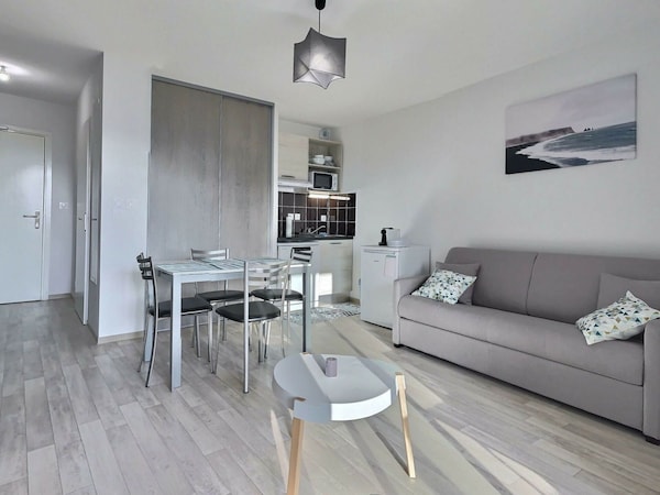 Confortable Appartement Pour 6 Personnes Avec Tv Et Parking - Sérignan
