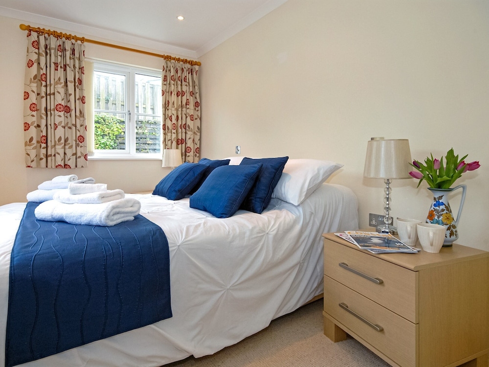 4 Bedroom Accommodation In Little Haven - Little Haven