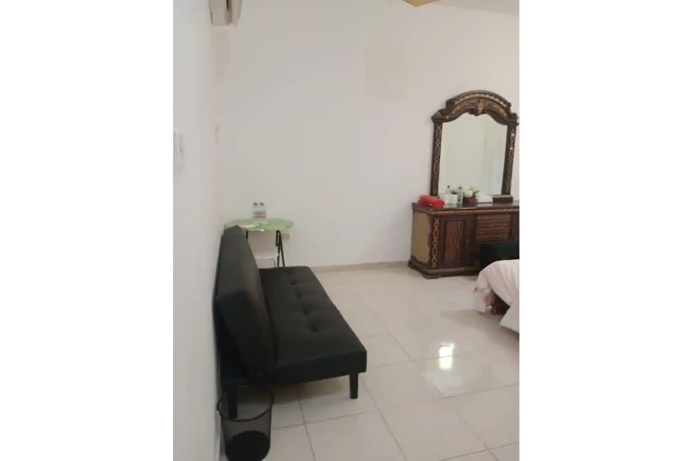 Private Room In A Villa. With Attached Bathrom - Al Ain