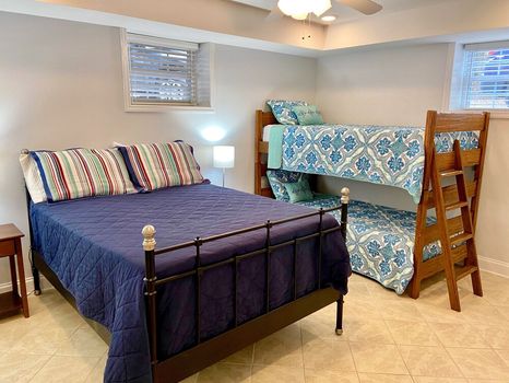 Smith Mountain Lake State Park, Huddleston airbnb, hotels and vacation