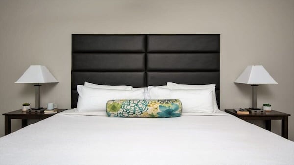 Cozysuites | Two Bright And Comfy Apartments - Love Field - Dallas