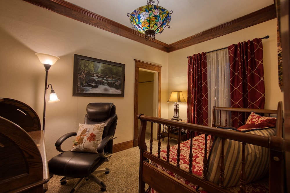 Historic Home Near Everything W/gig Internet & Ac! - Northern Quest Resort & Casino