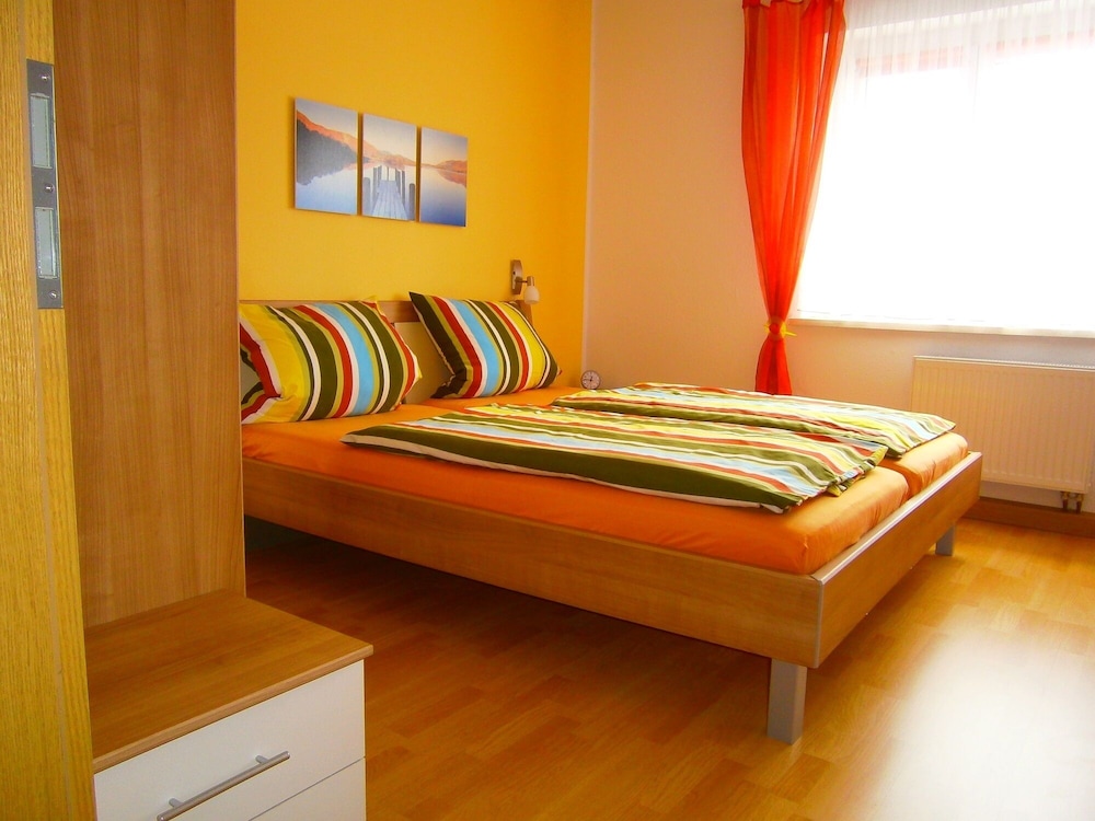 4 Star Holiday Apartment In A Quiet Residential Area - Jena