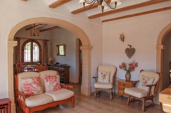 Charming Javea Villa | Villa La Flora | 2 Bedrooms | Countryside Views | Perfect For Families - Benitachell