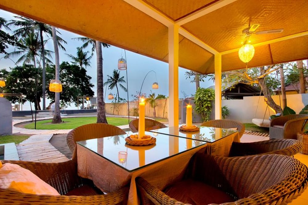 Lilin Lovina Beach Hotel - Bali