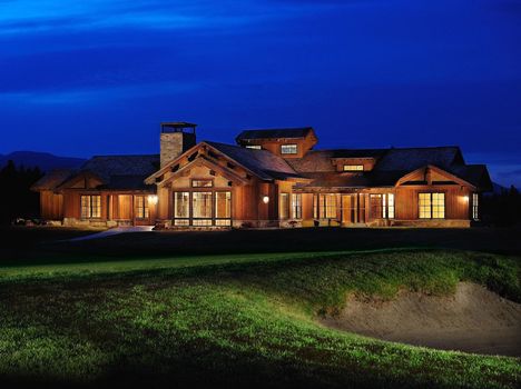 Looking for a vacation rental in Eureka, MT? Try cozycozy