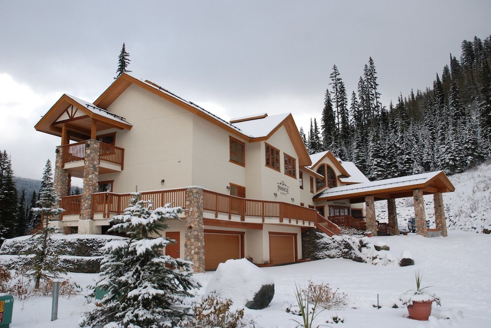 The Pinnacle Lodge - Sun Peaks Resort, BC