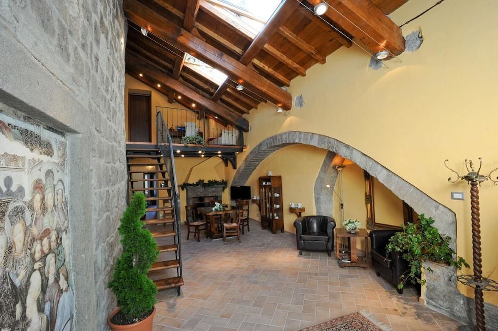 Medieval House - Viterbo, Italia