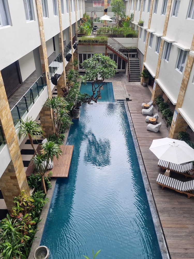 Crystalkuta Hotel - Bali - Kuta