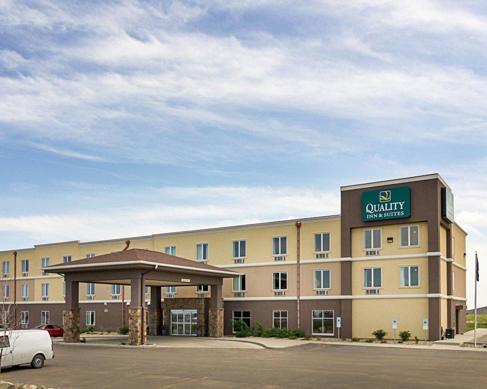 Quality Inn & Suites - Minot, ND